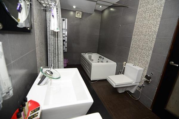 Hotel Little Palace Dibrugarh Buitenkant foto