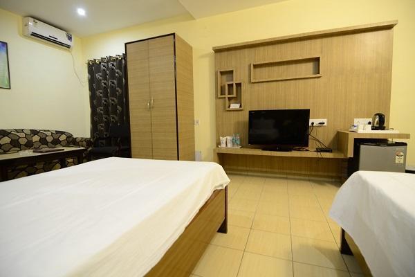 Hotel Little Palace Dibrugarh Buitenkant foto