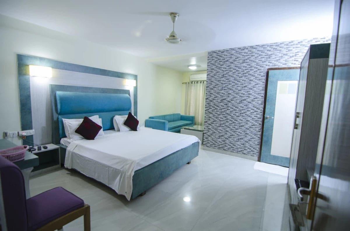 Hotel Little Palace Dibrugarh Buitenkant foto